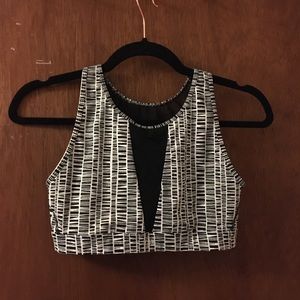 2/25 Victoria Secret sports bra size medium